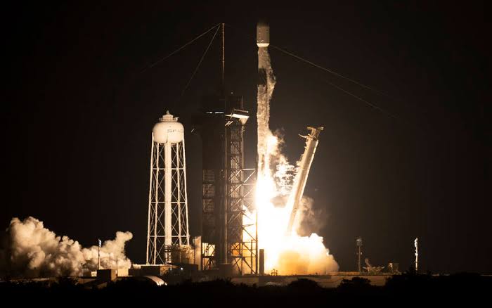 Amazon Kicks Off Ambitious Project Kuiper with Launch of 27 Satellites to Challenge Starlink